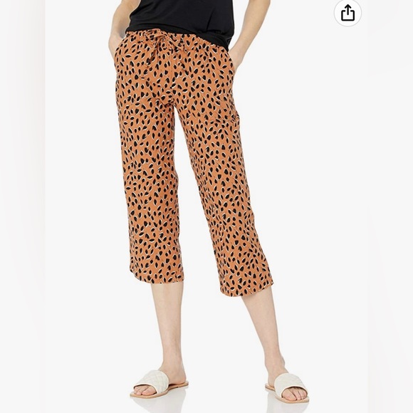 NWT Linen Petal Capri’s, Amazon Essentials M - Picture 1 of 5